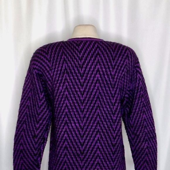 Vintage CARLISLE Purple & Black Chevron Stripe Wool Cardigan Sweater Medium - Picture 8 of 11